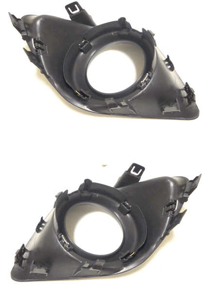 Решітка противотуманной фари Mitsubishi ASX 2010-2013 (С хромованим окуляром)