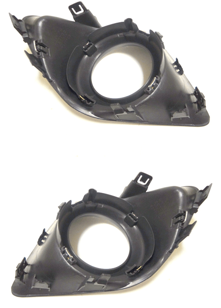 Решітка противотуманной фари Mitsubishi ASX 2010-2013 (С хромованим окуляром)