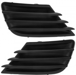 Решітка в бампер Peugeot 207 2009-2012